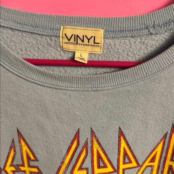 Def Leppard Graphic Sweatshirt - Picture 2 of 2